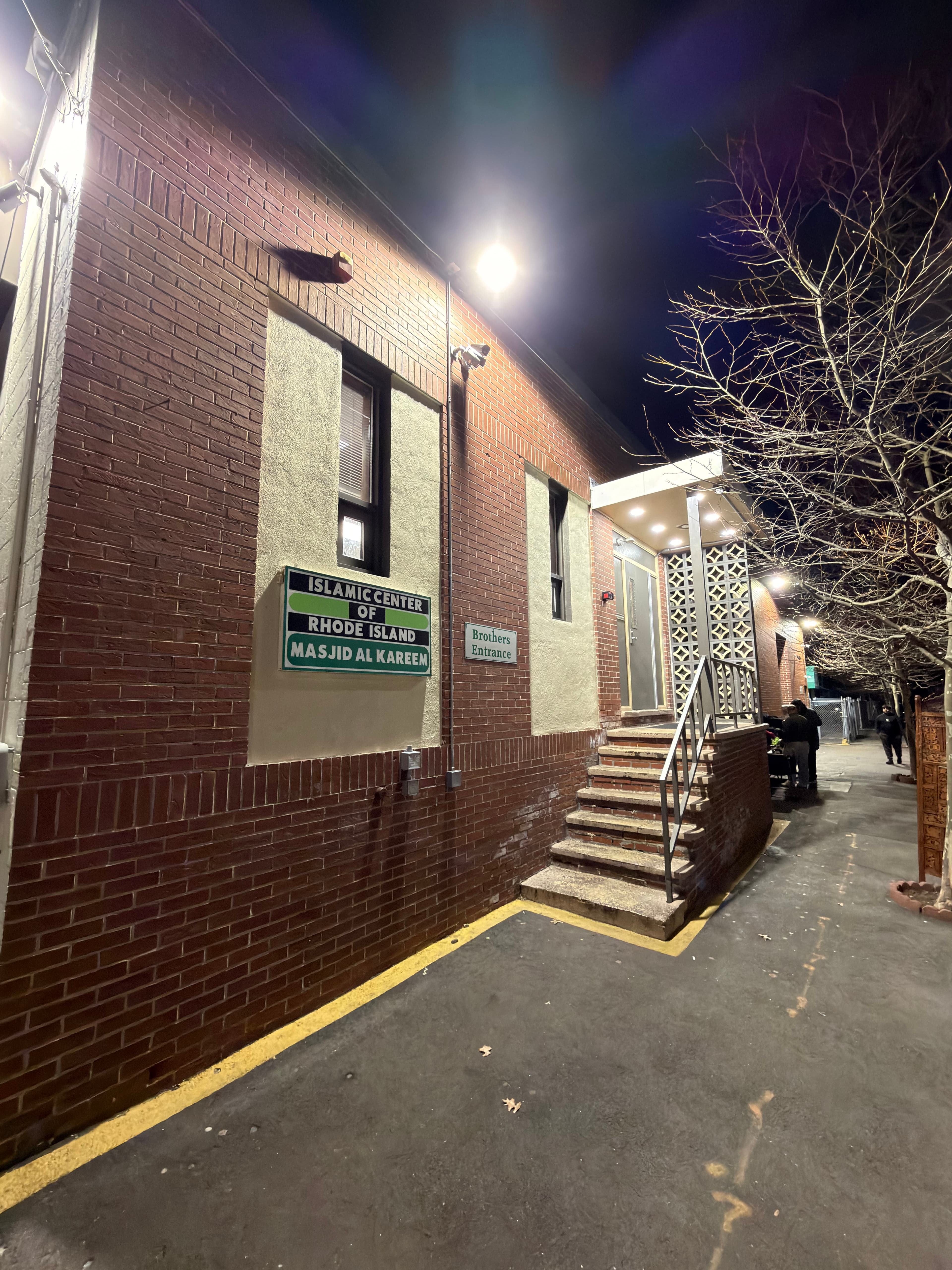Masjid Al Kareem entrance at night